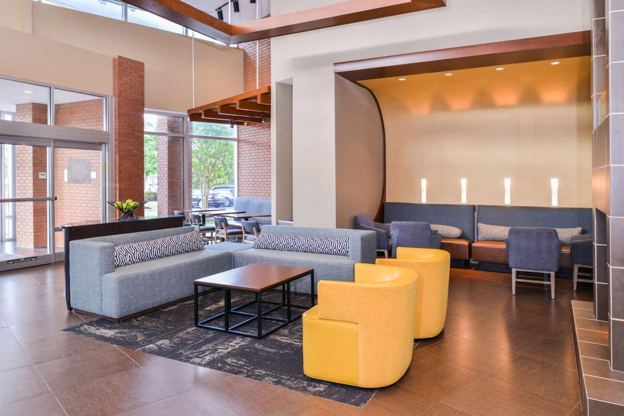 Hyatt Place Chesapeake Exterior photo